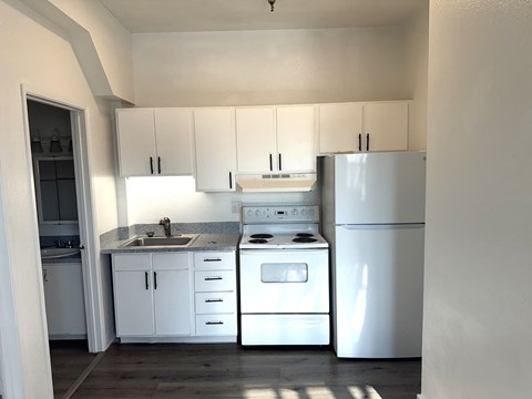 Floor plan for 1 bed, 1 bath, 665 sqft